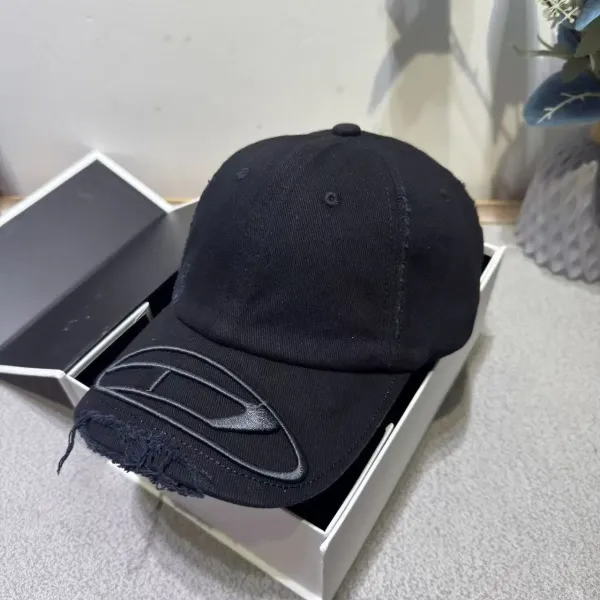 Champion Distressed Logo Baseball Cap Gray - 3