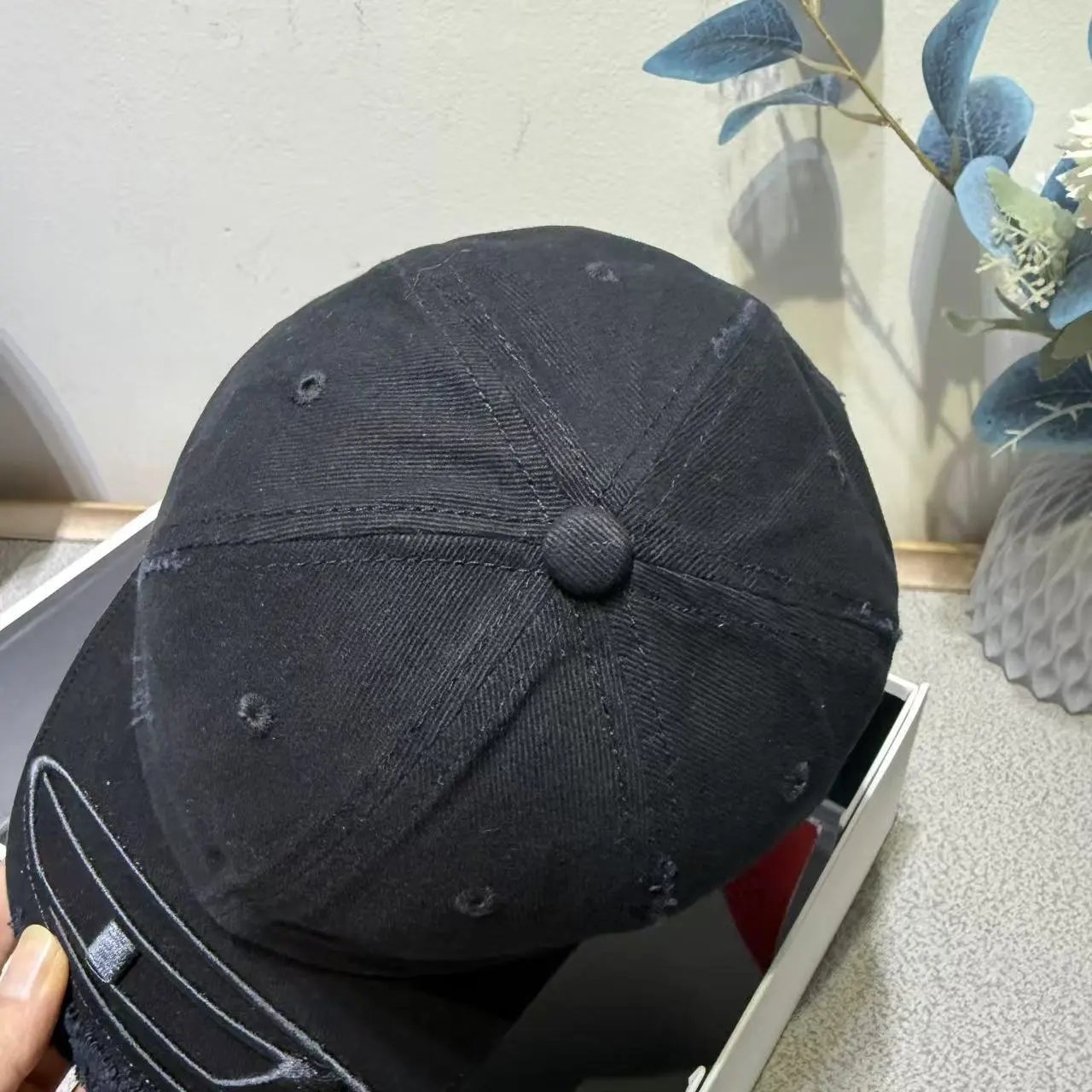 Champion Distressed Logo Baseball Cap Gray - 4