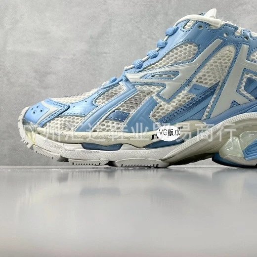 VG Version Sneakers - 11/28