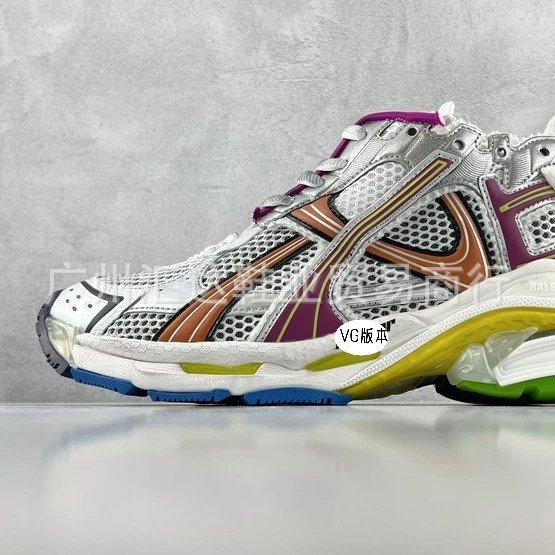 VG Version Sneakers - 16/28