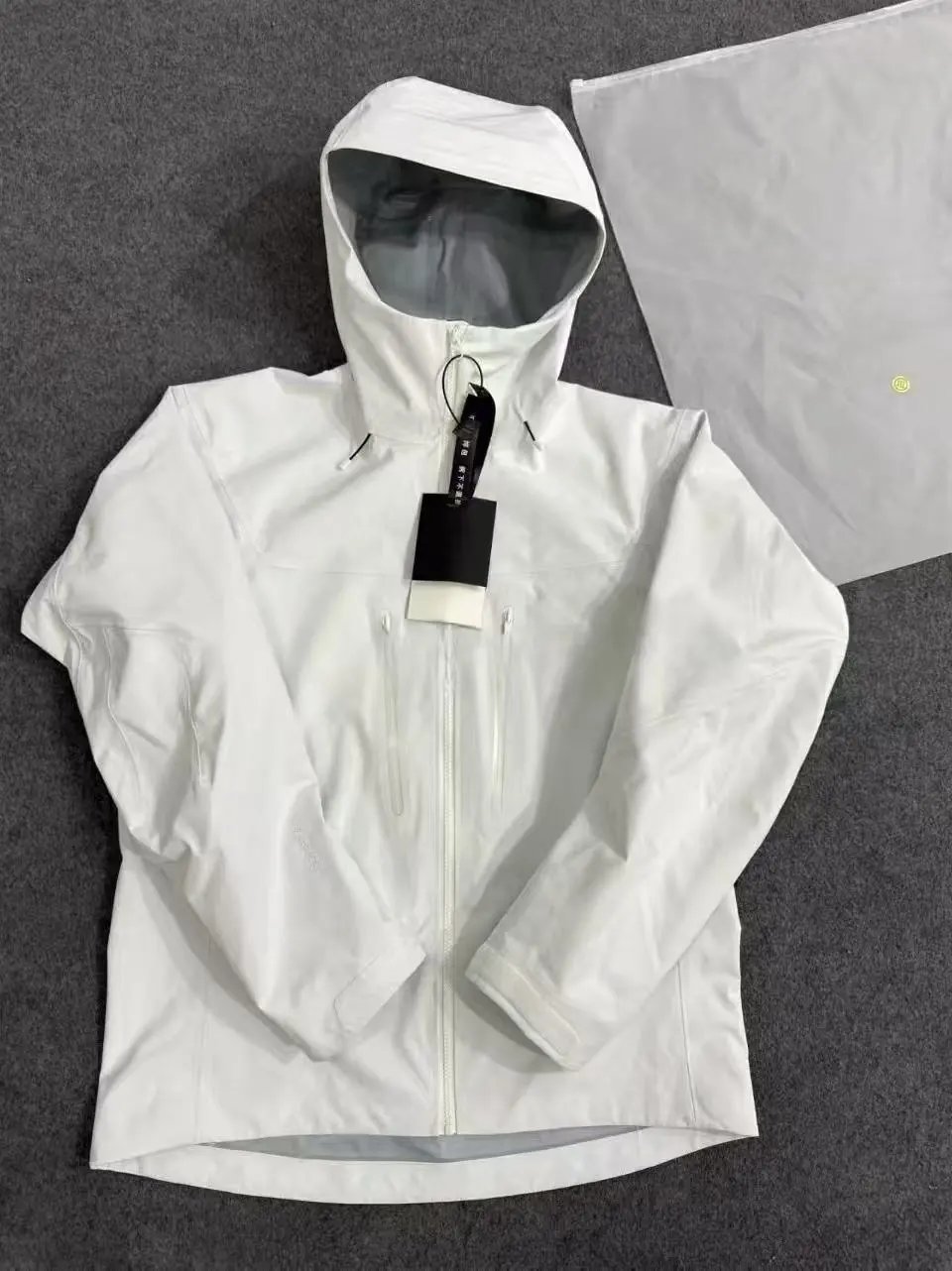 Arc'teryx Alpha SV Jacket Gore-Tex White