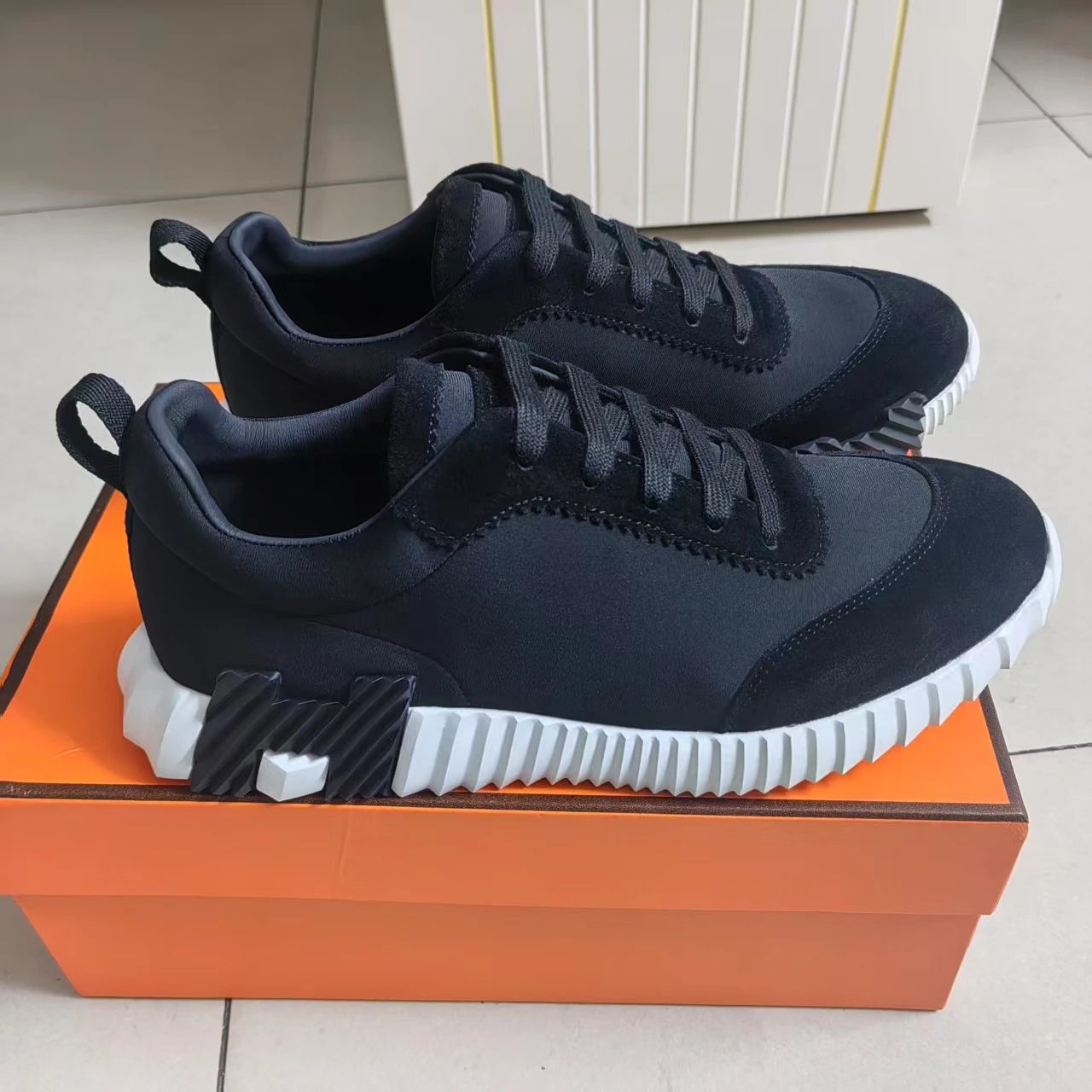 Hermes Bouncing Low Black White H202935ZH02395