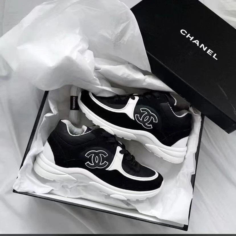 Black and White Sole