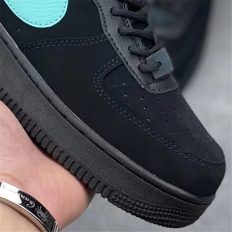 Black Nike Air Force 1 Sneaker