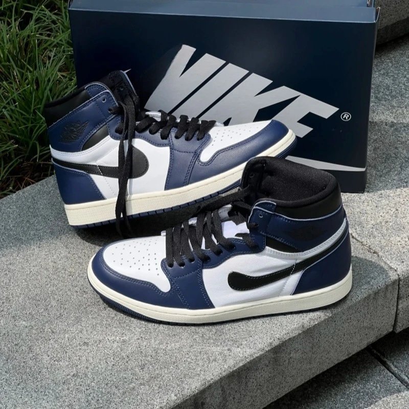 Nike Air Jordan 1 High Og 'Royal Blue' Sneakers