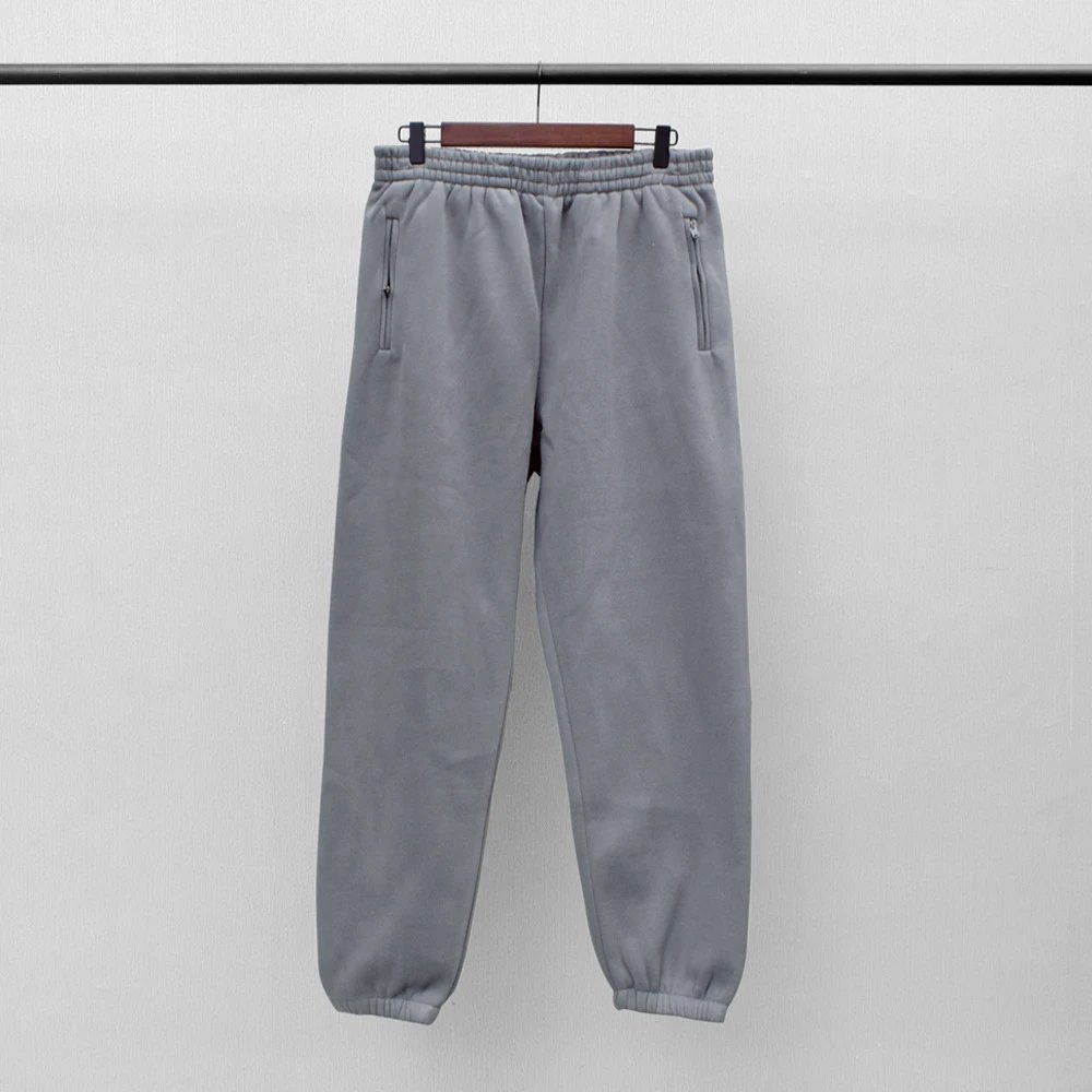 Fleece-Lined Sweatpants photo 4