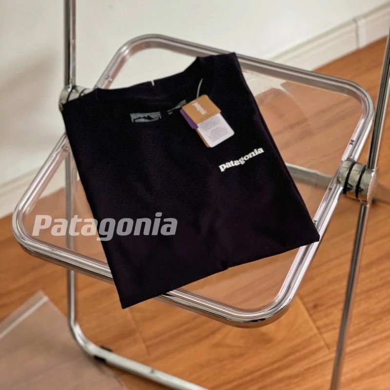 Patagonia P-6 Logo Responsibili-Tee Burgundy T-Shirt - 18
