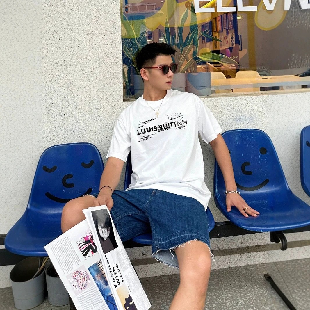 Louis Vuitton Graphic Black Oversized T-Shirt