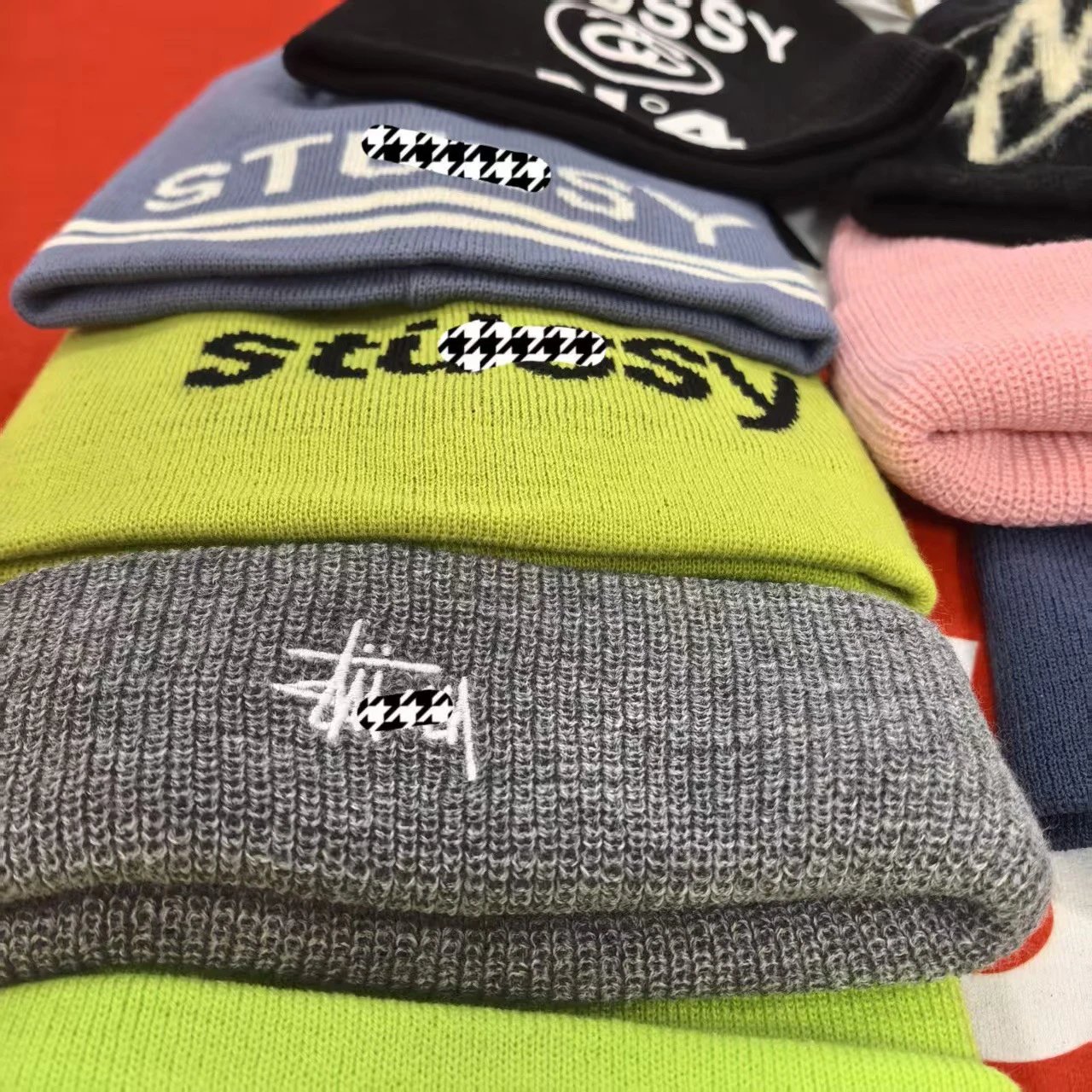 Stussy Stüssy Logo Knit Beanie T-Shirt