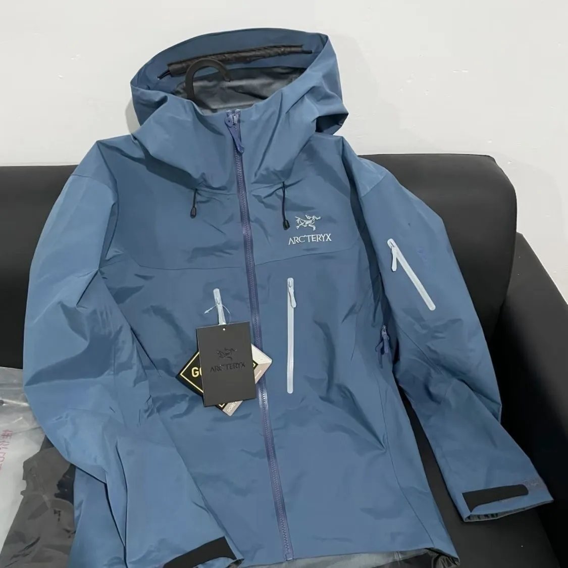 Arc'teryx Arc'teryx Beta AR Jacket in Seven Generation SV Washed Blue Blue
