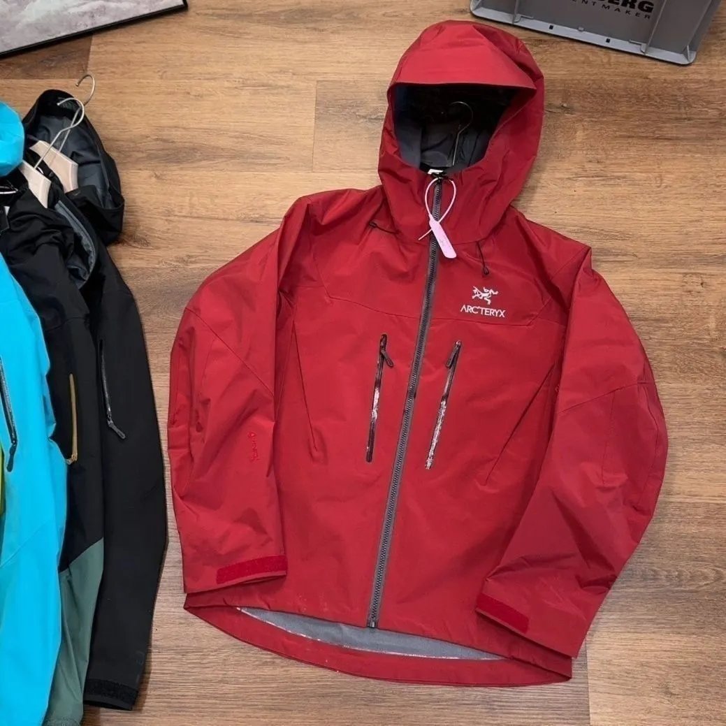 Arc'teryx Arc'teryx Beta AR Jacket in Seven代SV波尔多红 Red