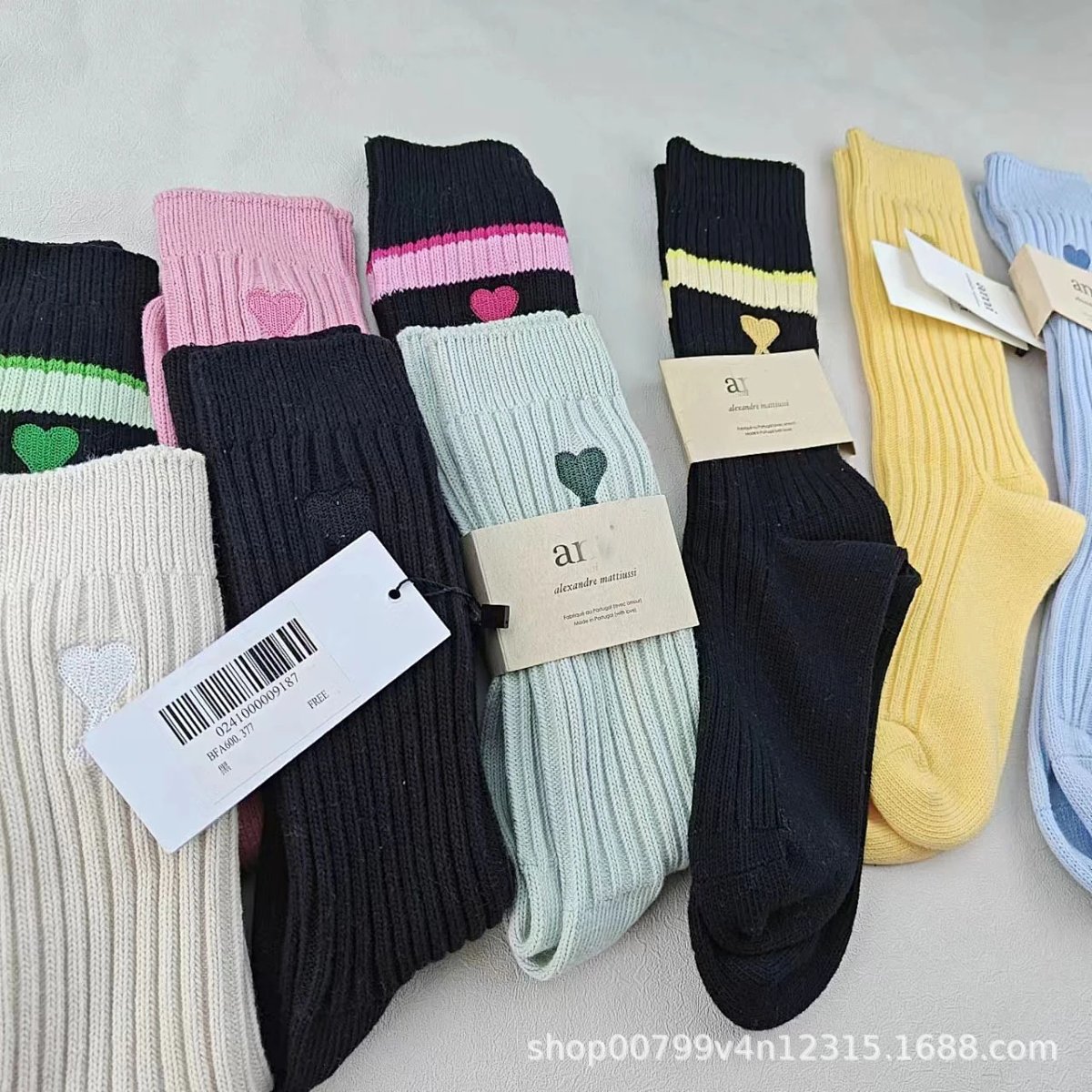 Design Ribbed Heart Embroidery Yellow Socks product detail 4 in Litbuy spreadsheet finds