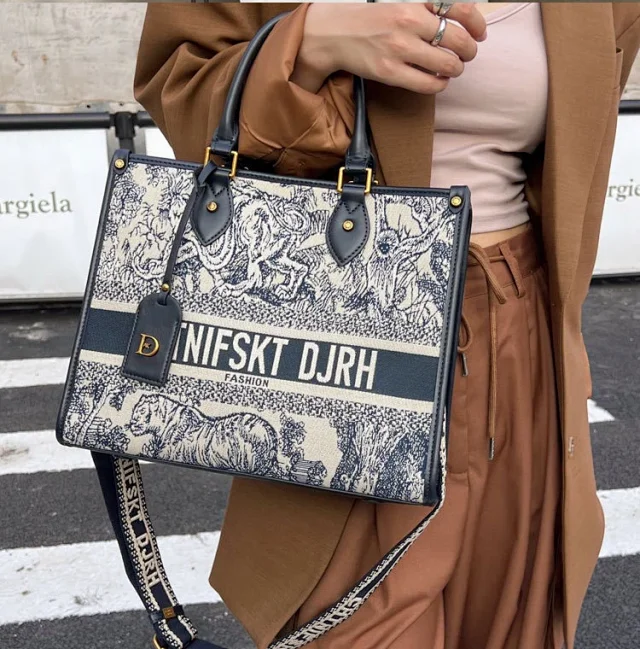 Unbranded Crossbody Bags Monogram Print Bag product detail image 11