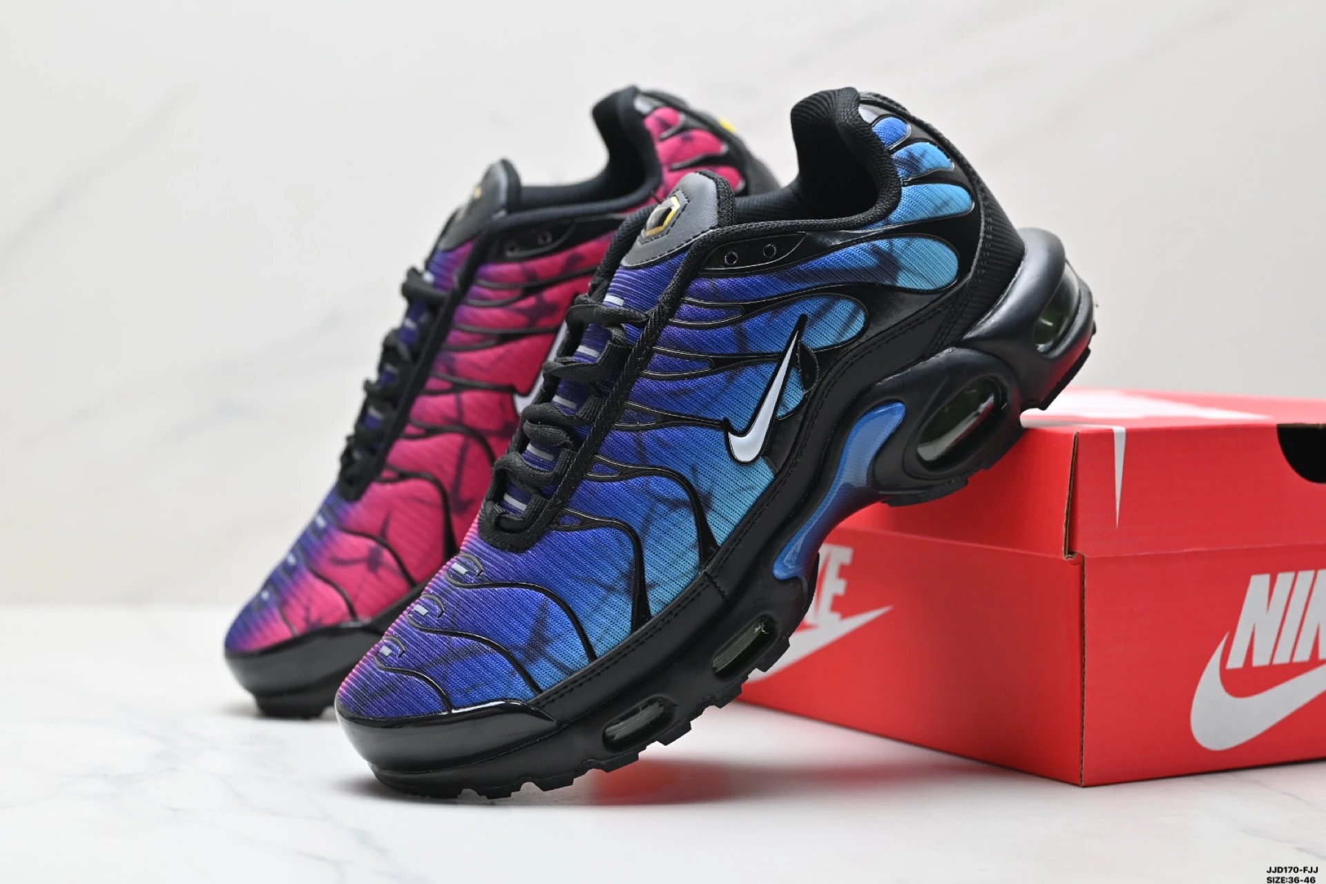Air Max TN Cushioned Running Shoes