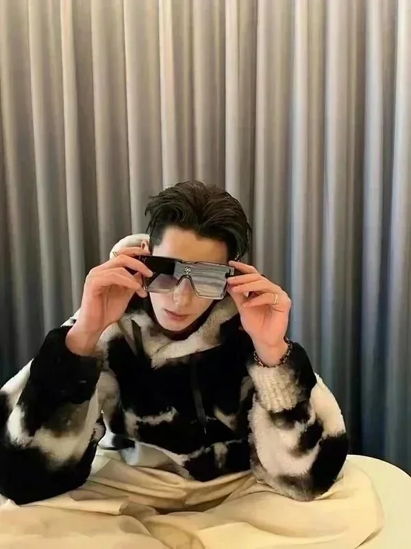 Louis Vuitton Eyewear Oversized shield sunglasses product detail image 3