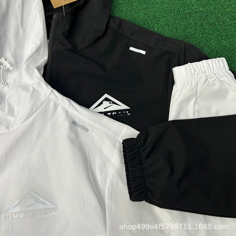 Nike Windrunner Gradient Hooded Jacket Black / Lime Green Outerwear - 6