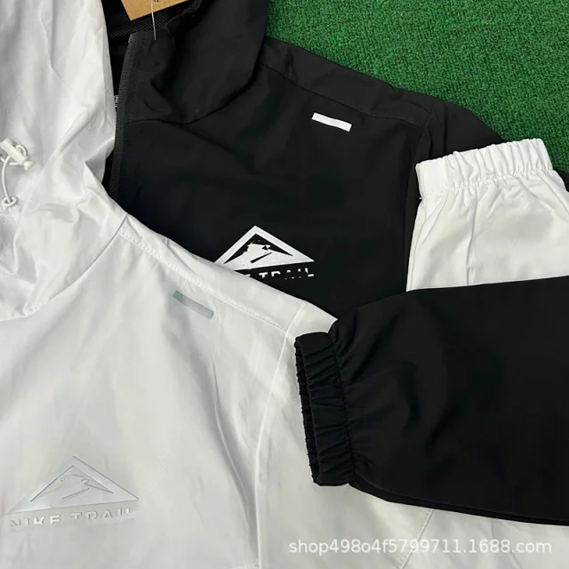 Unbranded Hooded jacket and trousers sports sets product detail image 5