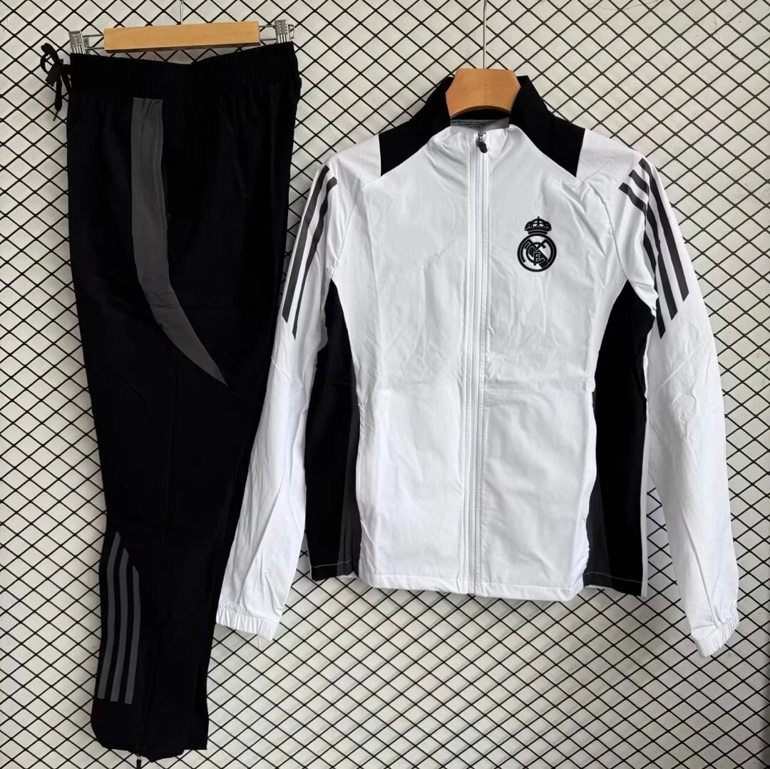 Juventus Training Tracksuit Black Yellow Pink - 29