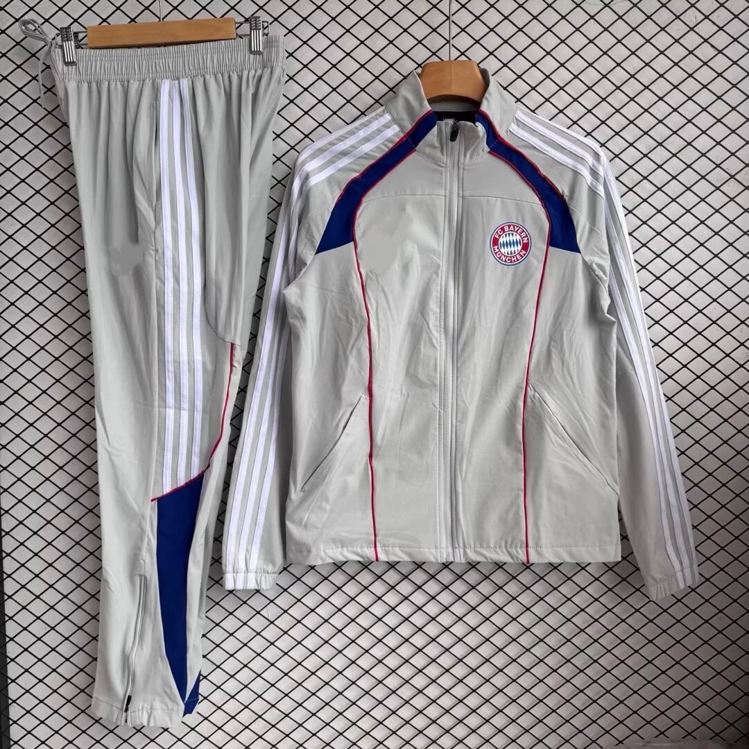 Juventus Training Tracksuit Black Yellow Pink - 32