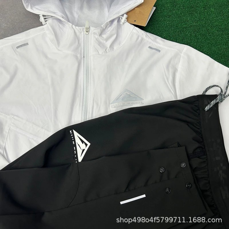 Nike Windrunner Gradient Hooded Jacket Black / Lime Green Outerwear - 12