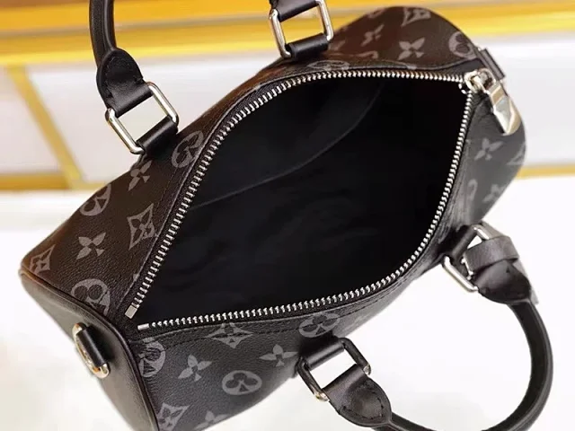 Louis Vuitton Travel Bags Monogram Barrel Bag with Shoulder Strap product detail image 19