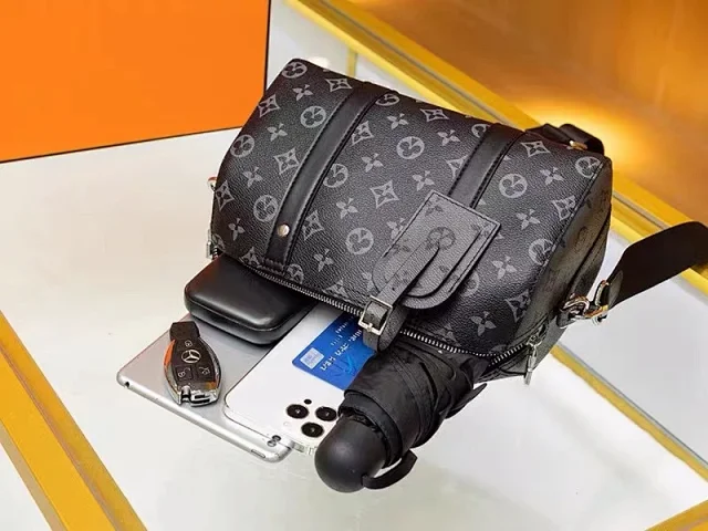 Louis Vuitton Travel Bags Monogram Barrel Bag with Shoulder Strap product detail image 35
