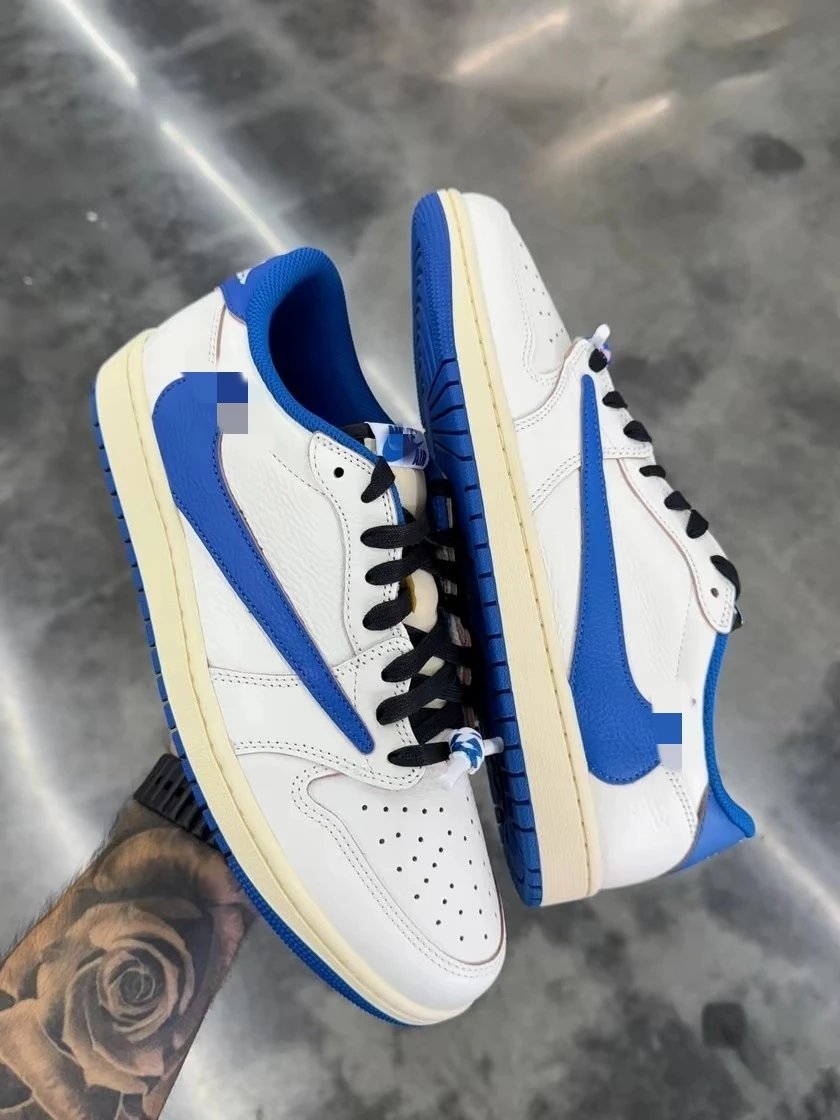 Nike Multiple sneaker models — This 218 contact customer service to change the price