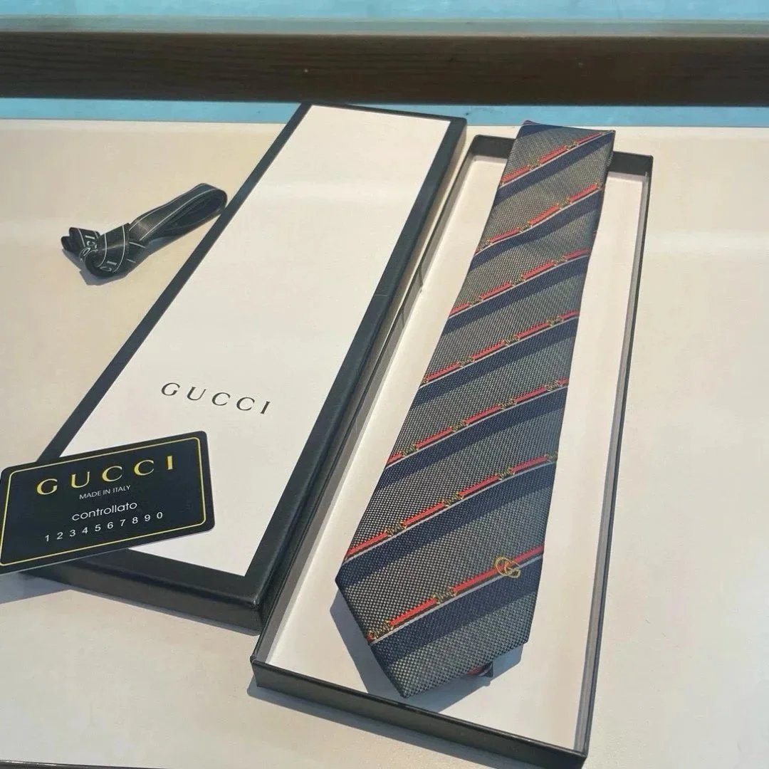 Gucci 07 (with box)