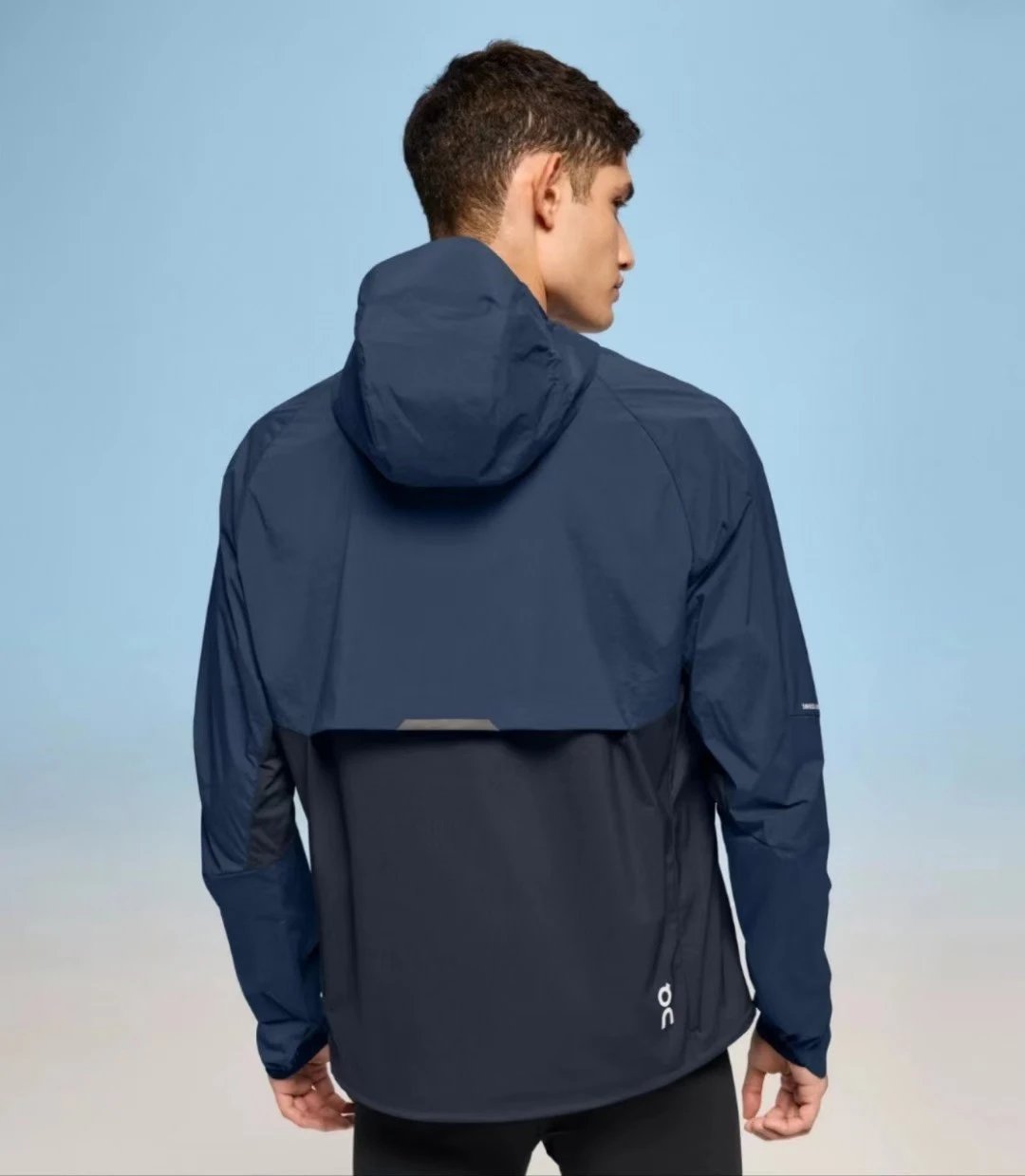 On Running Windbreaker Blue Navy Two-Tone Jacket Outerwear - 9