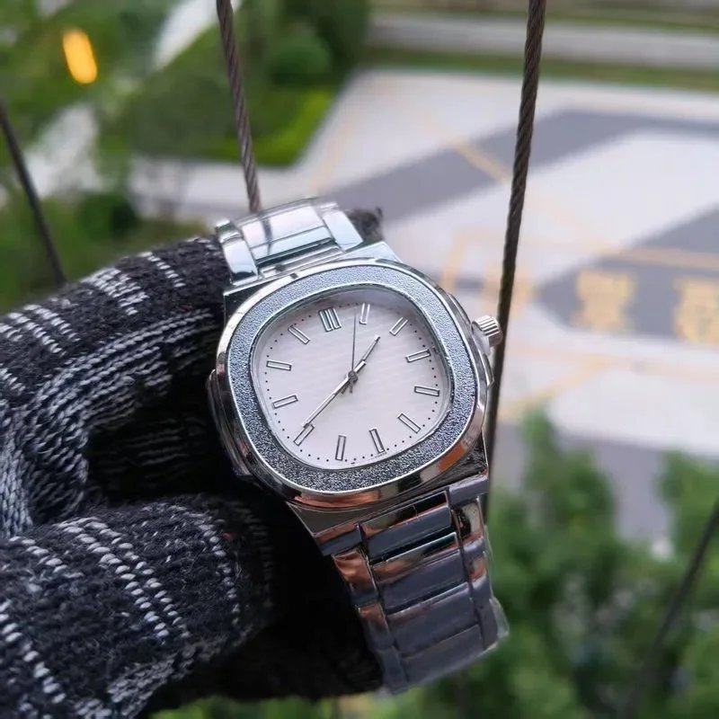 百达手雷磨砂壳银白