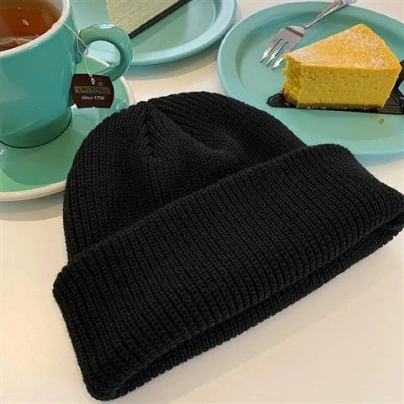 Black light plate knitted cap