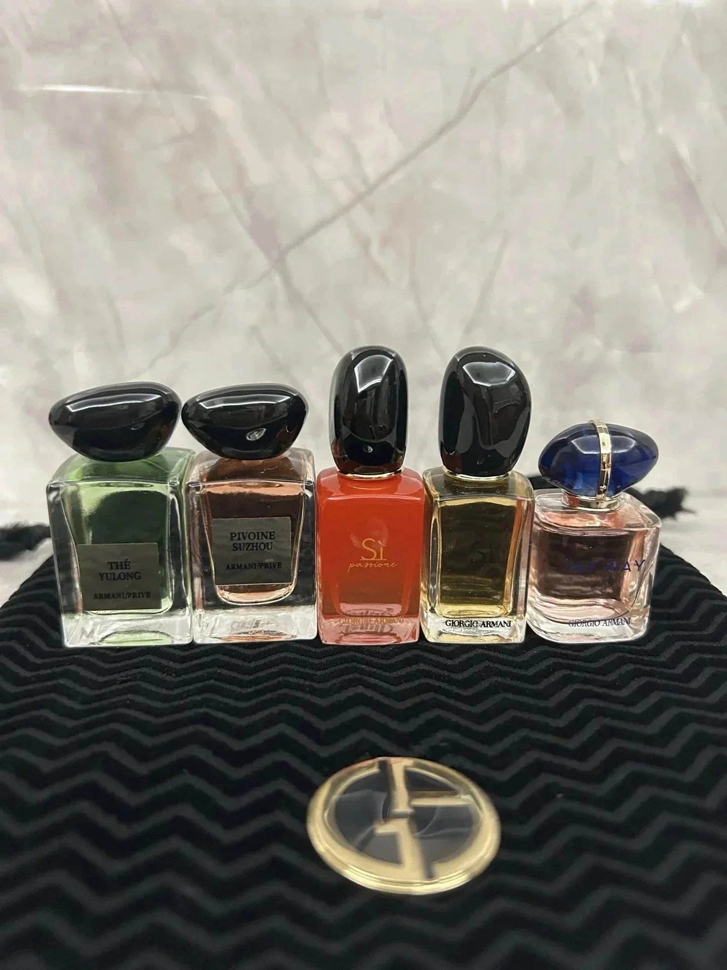 Louis Vuitton Perfume Gift Set Collection — Armani Perfume – 7.5mL × 2, 7mL × 3 – Drawstring Bag