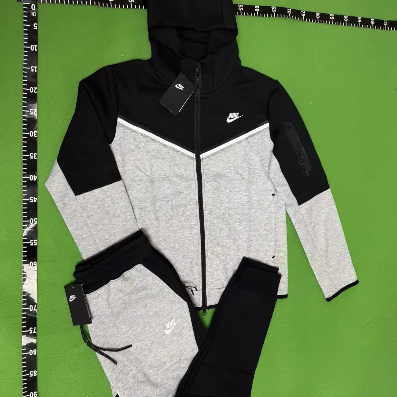 Nike Vests Insulated Zip-Front Vest — 24-Black with Gray