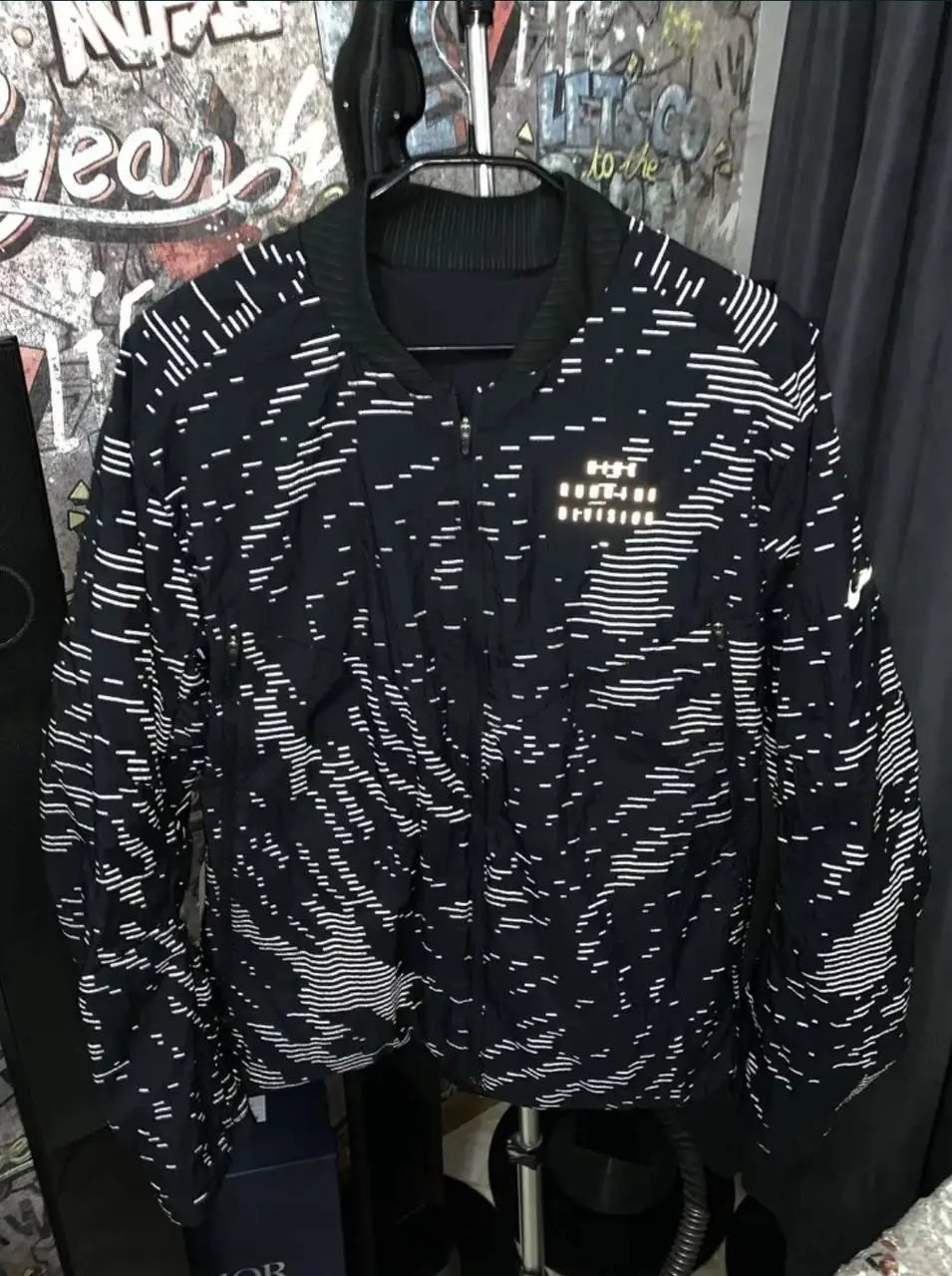 Nike Jackets Graphic Zip-Up Jacket — QLH18