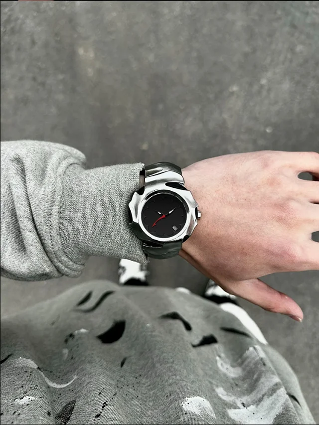 Unbranded Watches Analog watch with scalloped flower dial, date window and sculptural metal bracelet product detail image 11