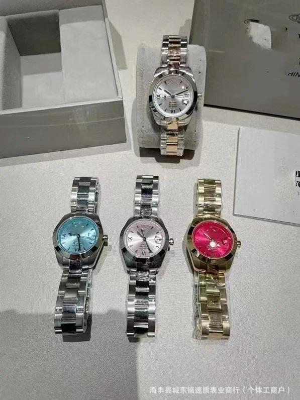 Vivienne Westwood Watches Quartz watch with orb-logo dial, date window and metal link bracelet product detail image 15