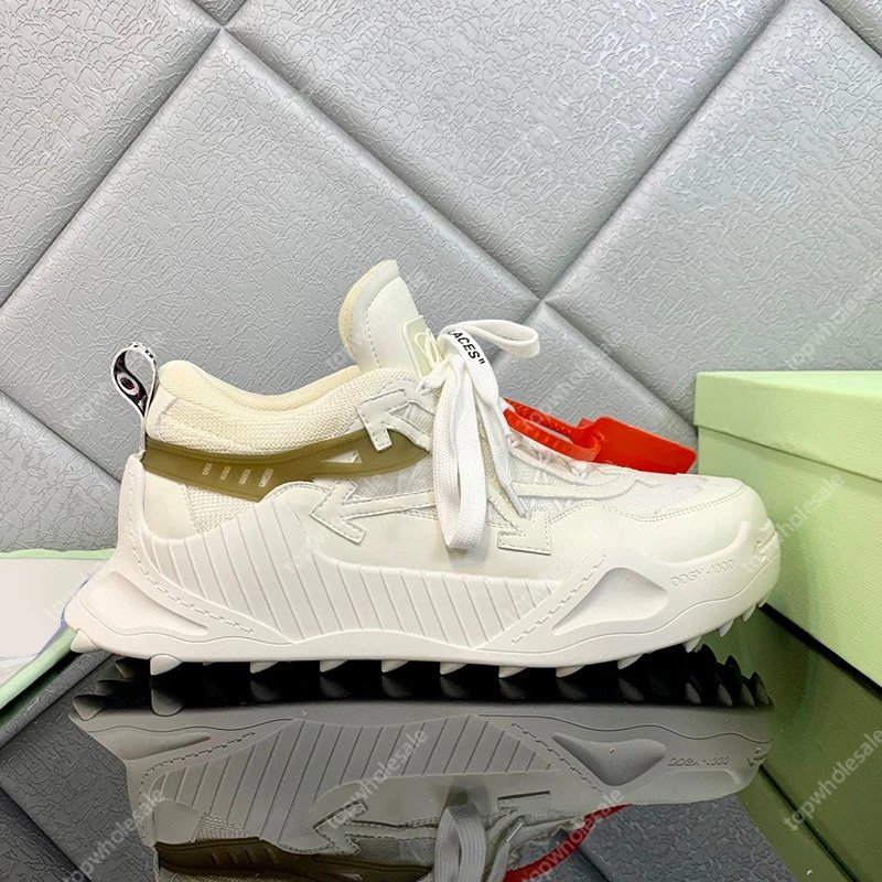 Off-White Sneakers ODSY-1000 arrow-design — Orange-red