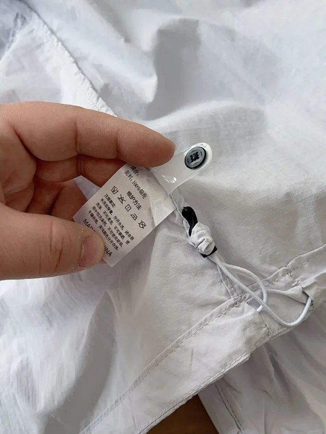 Arc'teryx Jackets Lightweight Hooded Zip Jacket product detail image 17