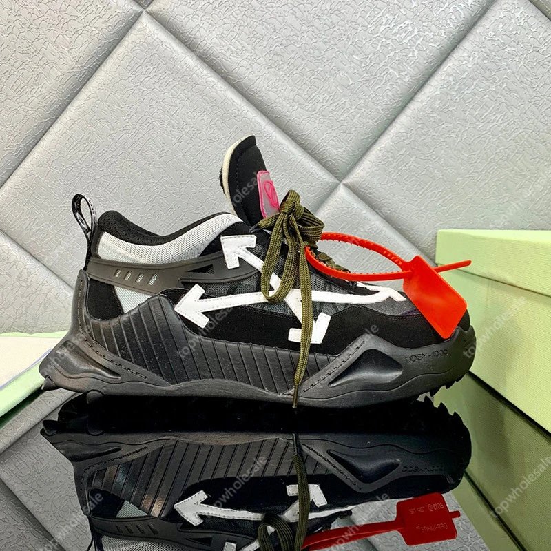 Off-White Sneakers ODSY-1000 arrow-design — Crimson