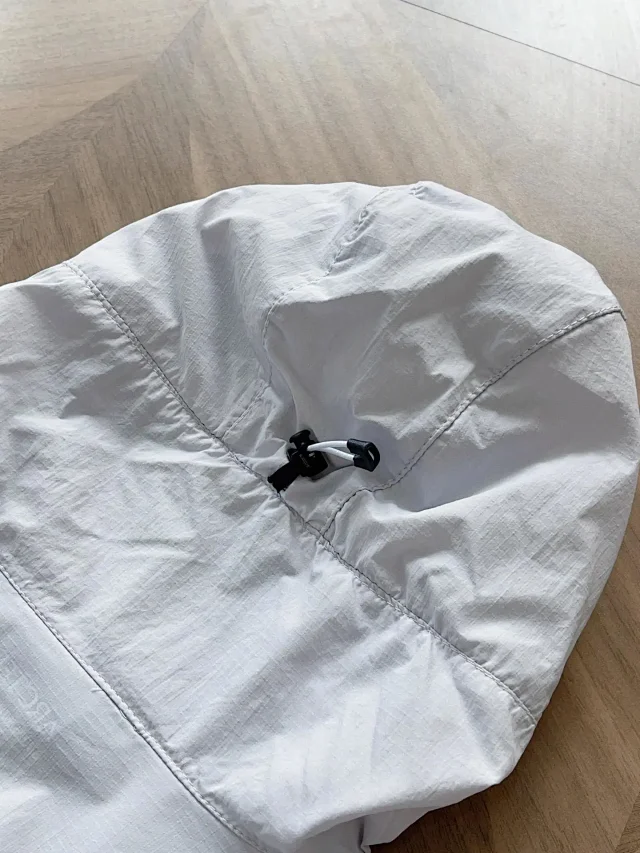 Arc'teryx Jackets Lightweight Hooded Zip Jacket product detail image 16