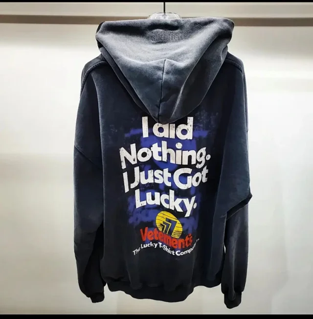 Vetements Hoodies & Sweatshirts Graphic Print Pullover Hoodie product detail image 23