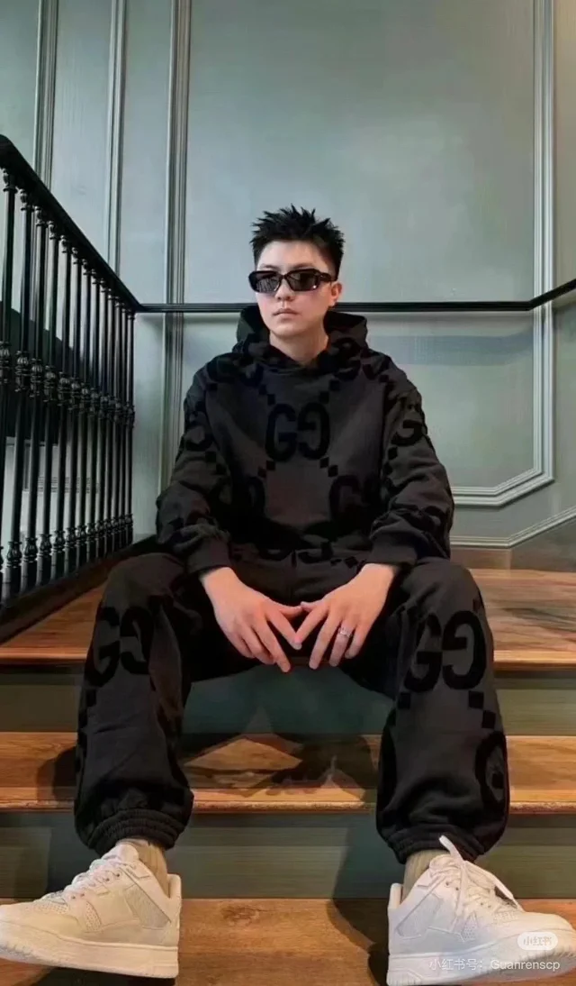 Gucci GG monogram hooded sweatshirt and jogger design product detail image 8
