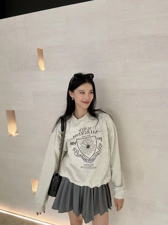 Mardi crew sweatshirt: seller detail photo 7
