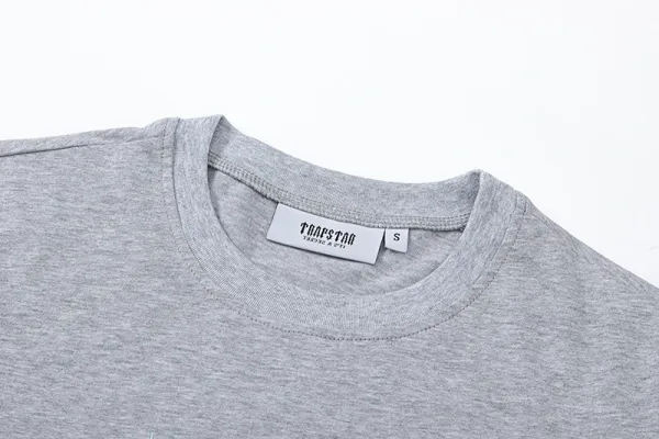 Trapstar Gothic Logo Graphic T-Shirt Gray - 48