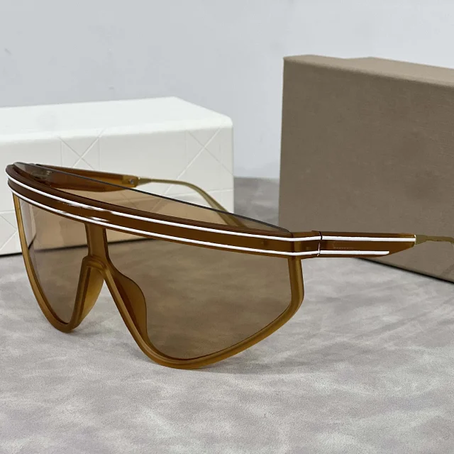 Dior Eyewear Oversized Shield Sunglasses product detail image 3