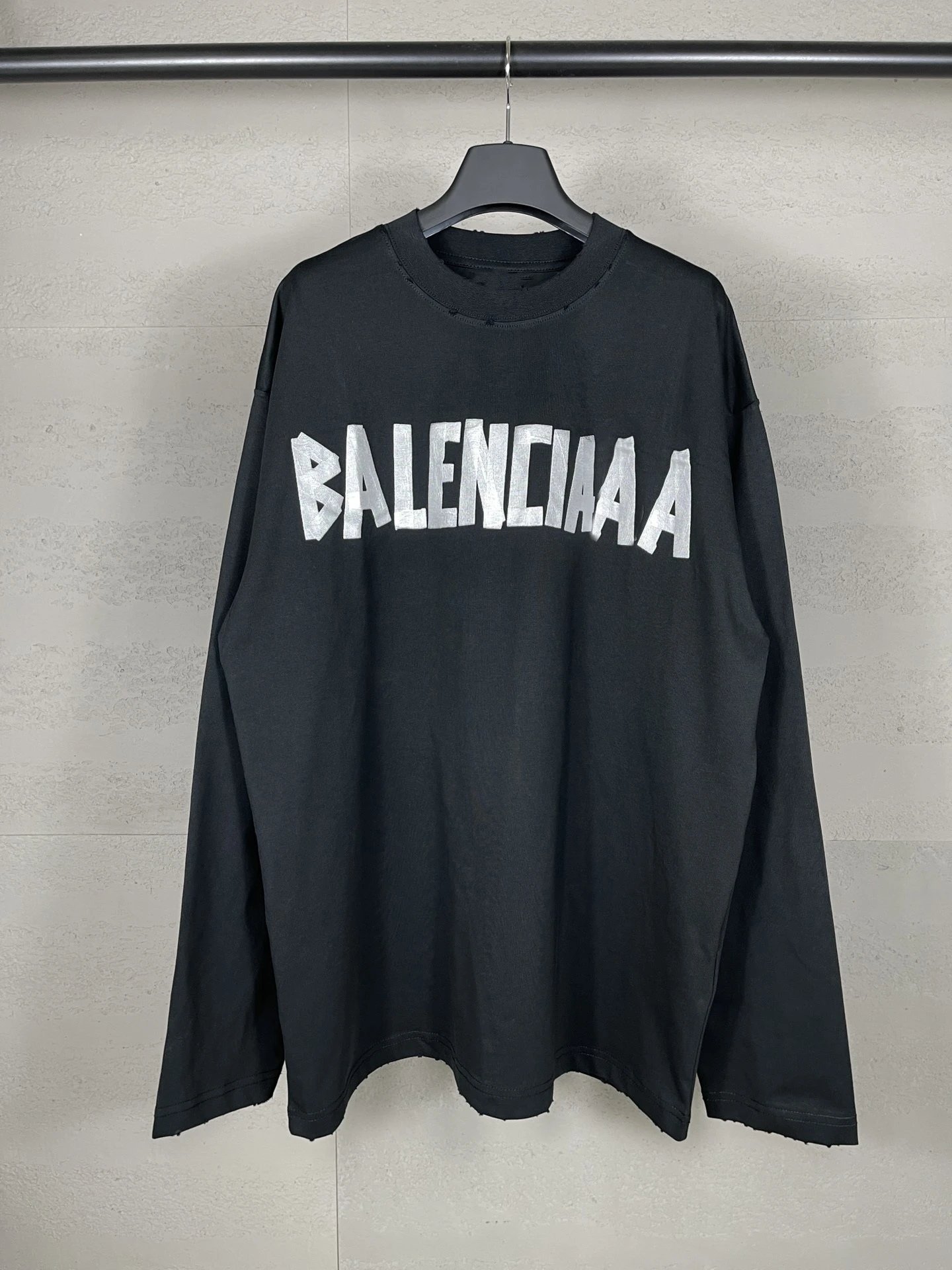 Balenciaga Distressed Logo Long-Sleeve T-Shirt Black - 14