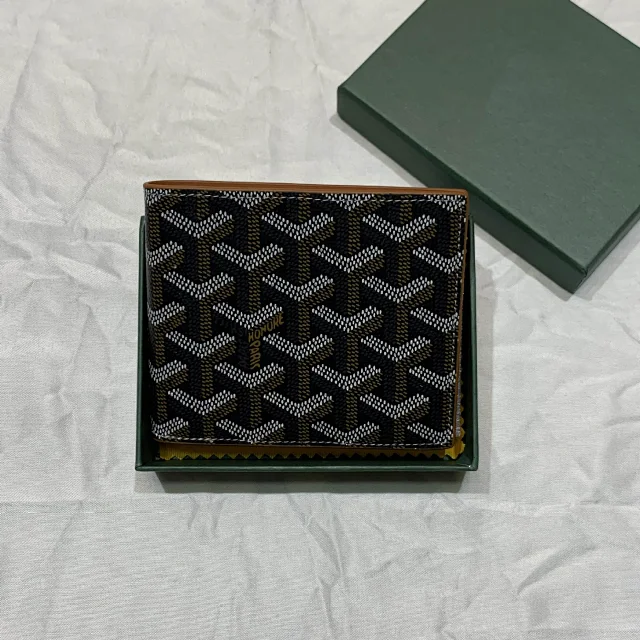 Goyard Wallets & Card Holders Chevron-Pattern Bifold Wallet product detail image 2