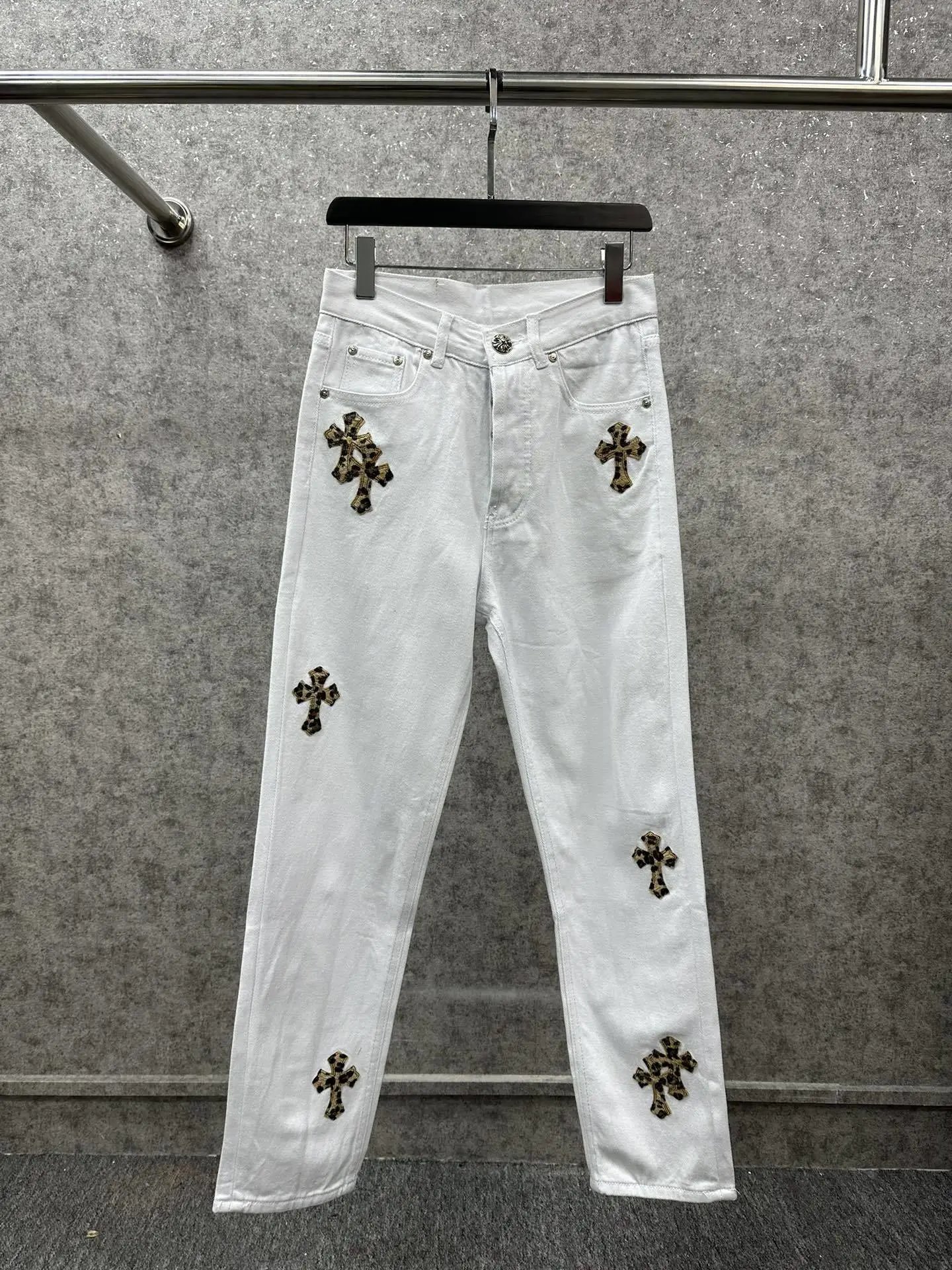 white leopard print