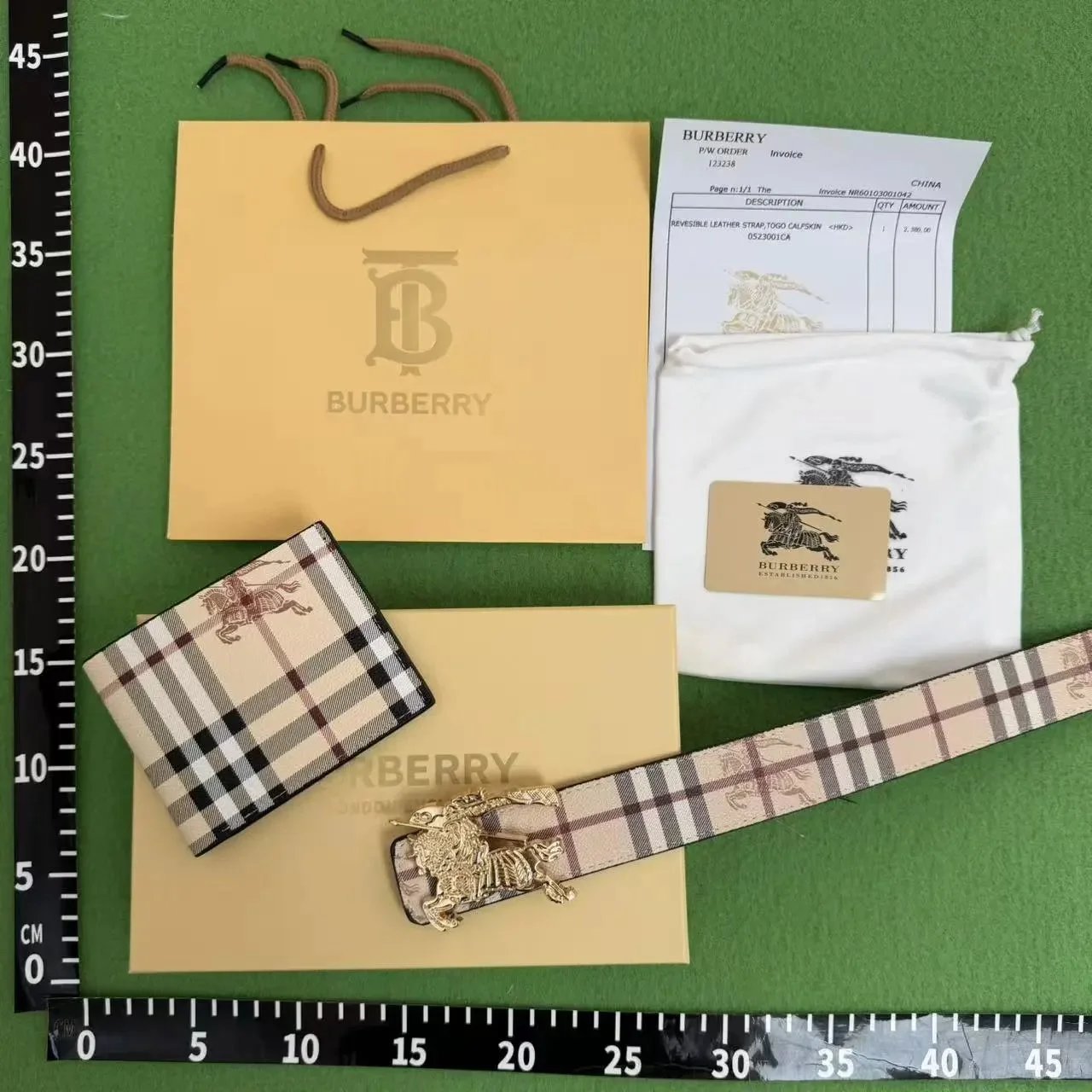 Bur berry Belt Wallet Gift Box