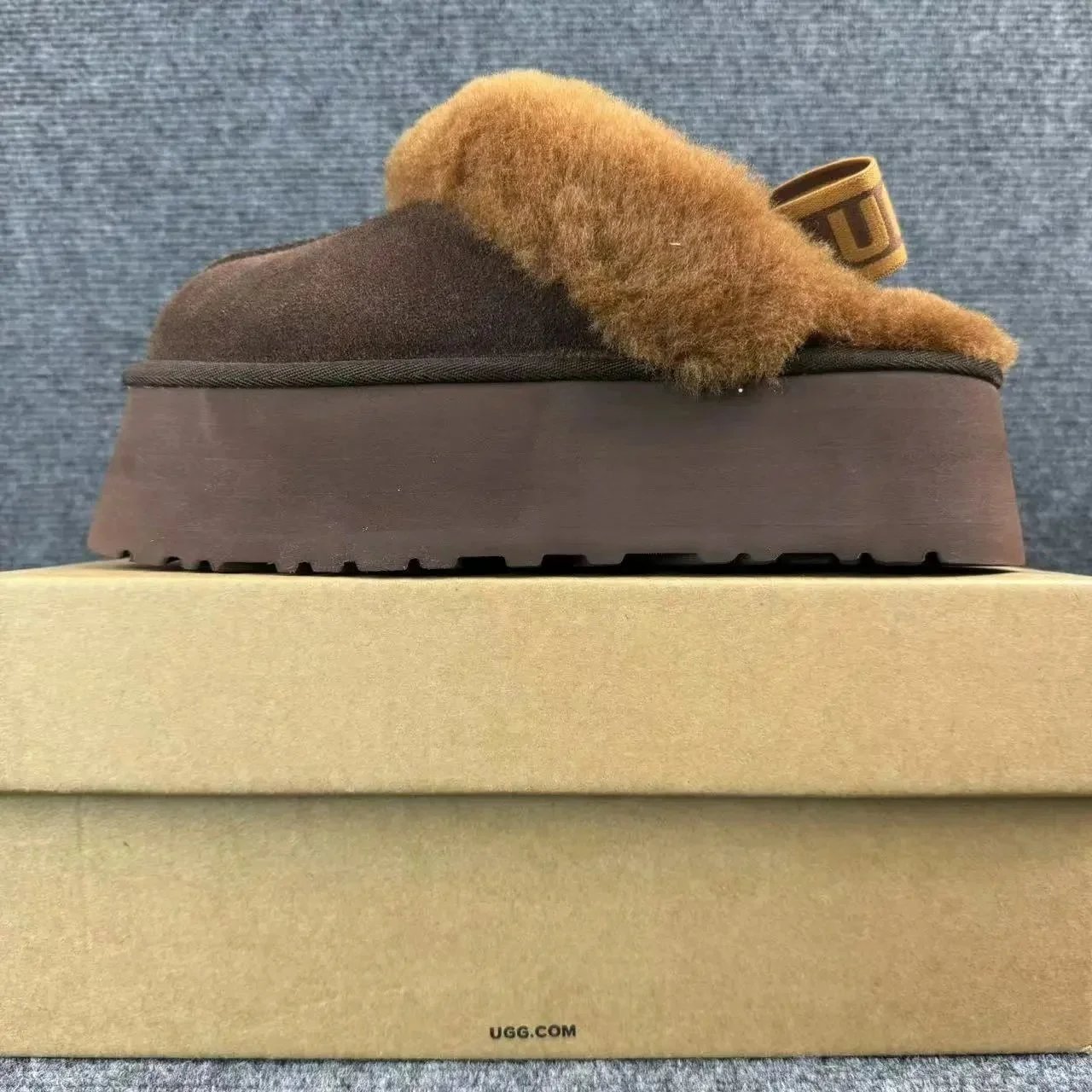 Thick soled Fangkete slippers 3474- Clever color
